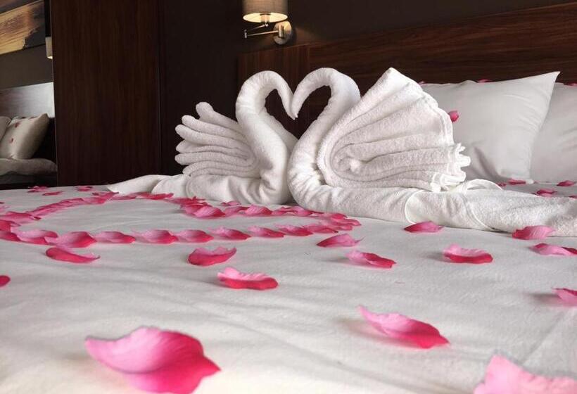 Deluxe Suite Sea View, Sky Inn Batumi