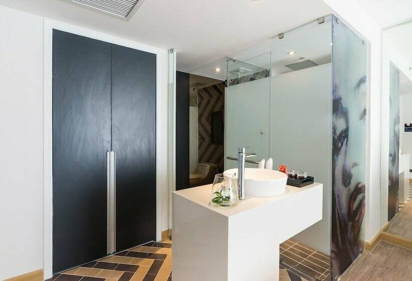 اتاق استاندارد با چشم‌انداز شهر, Citrus Grande Hotel Pattaya By Compass Hospitality