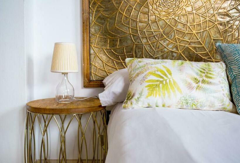 豪华套房, El Charco Suites