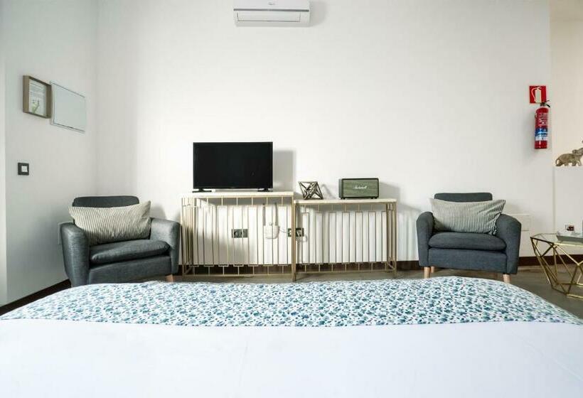 经典套房, El Charco Suites