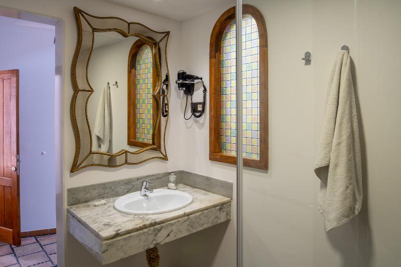 デラックススイート, El Charco Suites