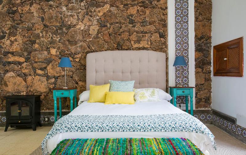 豪华套房, El Charco Suites