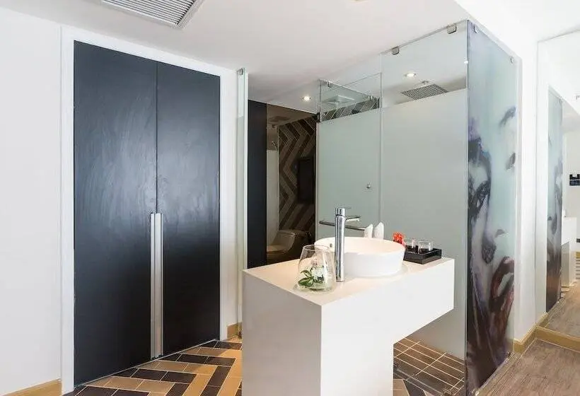 プールの見えるデラックスルーム, Citrus Grande Hotel Pattaya By Compass Hospitality