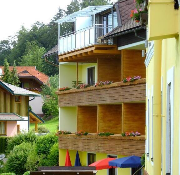 1 Bedroom Apartment Lake View, Fasching