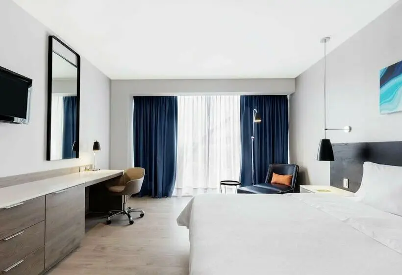 スイート, Hilton Garden Inn Mexico City Santa Fe