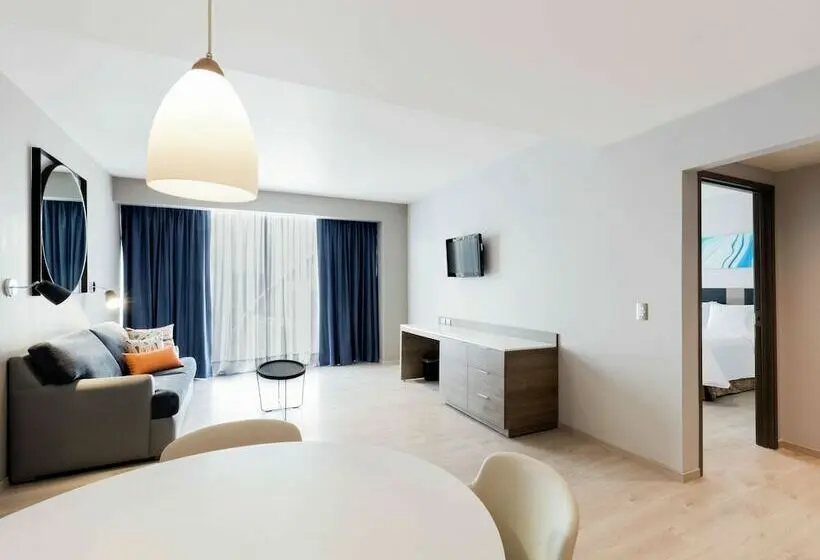 スイート, Hilton Garden Inn Mexico City Santa Fe