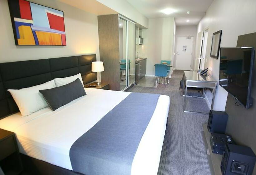 Escritório Estándar, Hudson Berrimah