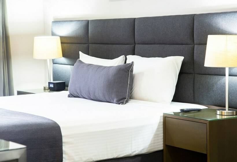 Escritório Estándar, Hudson Berrimah