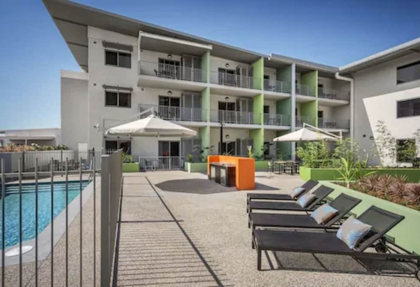 Escritório Estándar, Hudson Berrimah