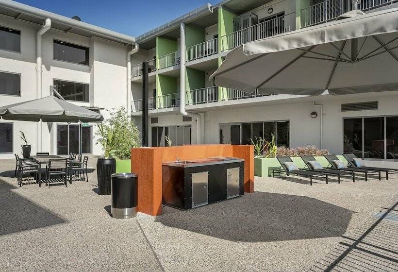 Escritório Estándar, Hudson Berrimah