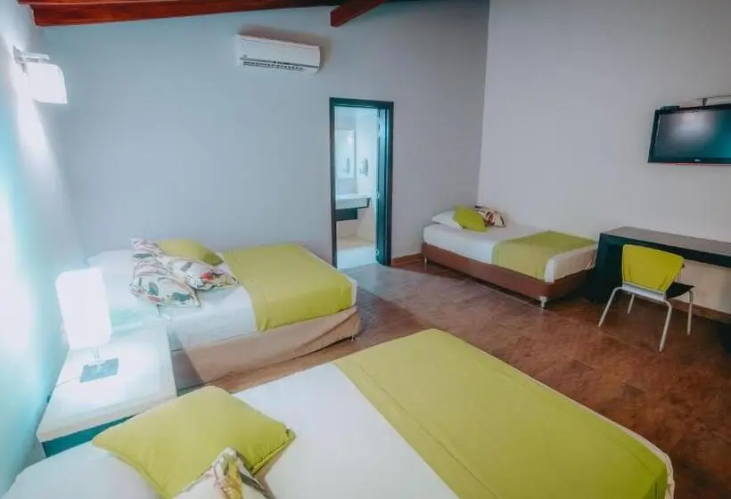 スタンダード４人部屋, La Ardilla De Santa Fe
