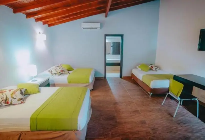 スタンダード４人部屋, La Ardilla De Santa Fe