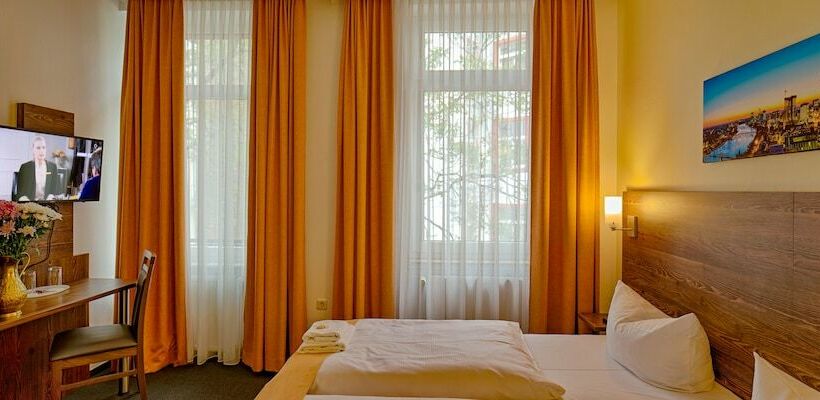 スタンダードルーム, Little Paris