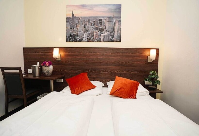 スタンダードルーム, Little Paris