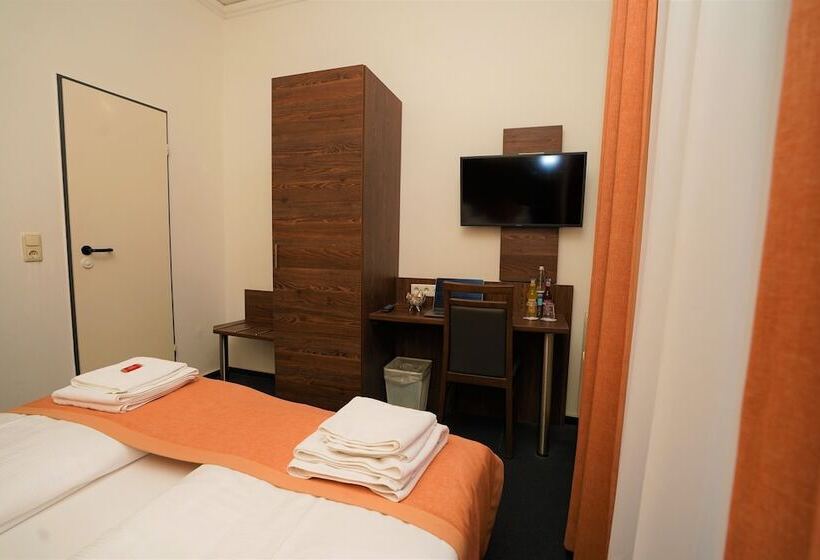 スタンダードルーム, Little Paris