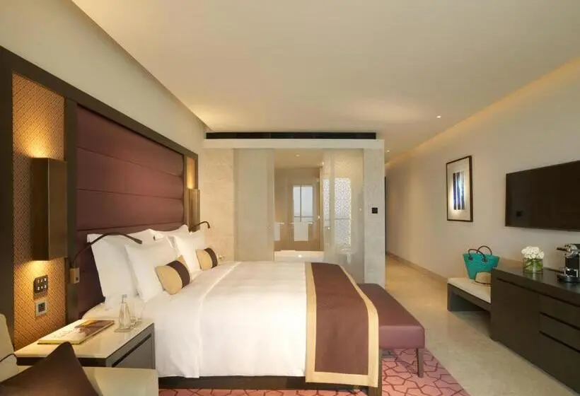 اتاق سوپریور با تخت بزرگ, Kempinski Hotel Muscat