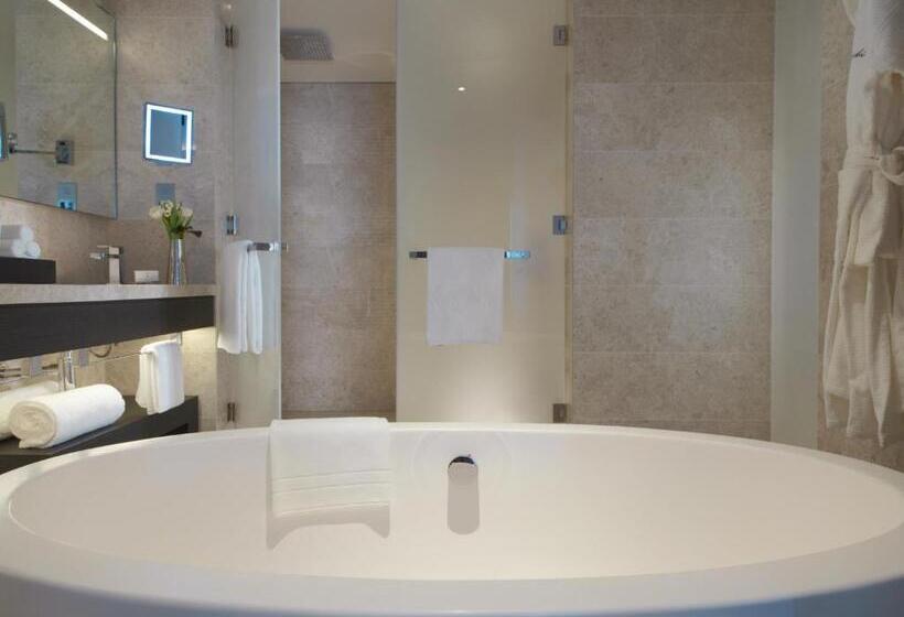 اتاق سوپریور با تخت بزرگ, Kempinski Hotel Muscat