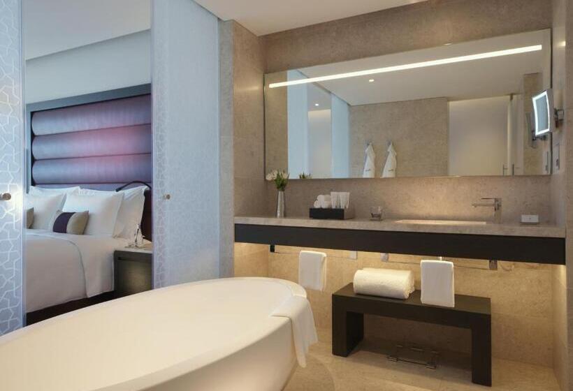 اتاق لوکس با تخت بزرگ, Kempinski Hotel Muscat