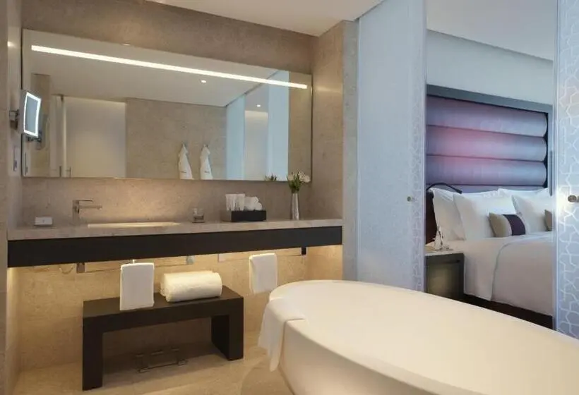 Executive Room King Size Bed