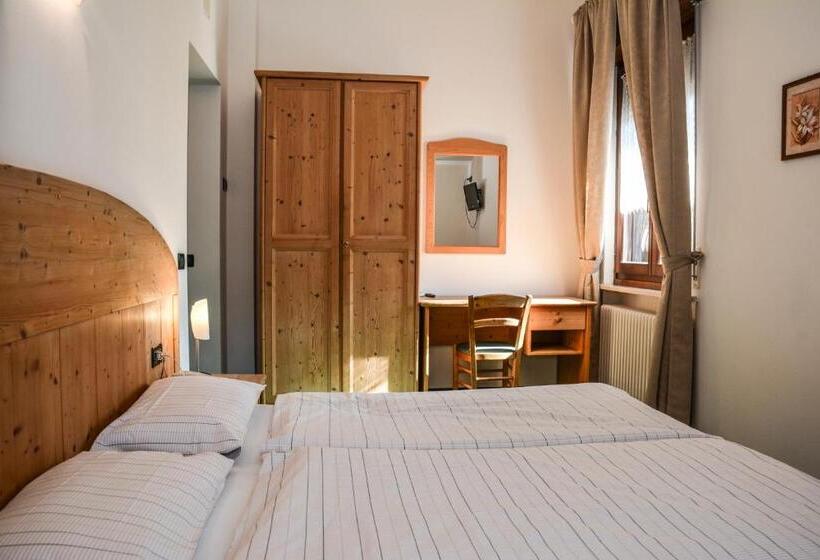 חדר סטנדרט, Albergo Mezzolago