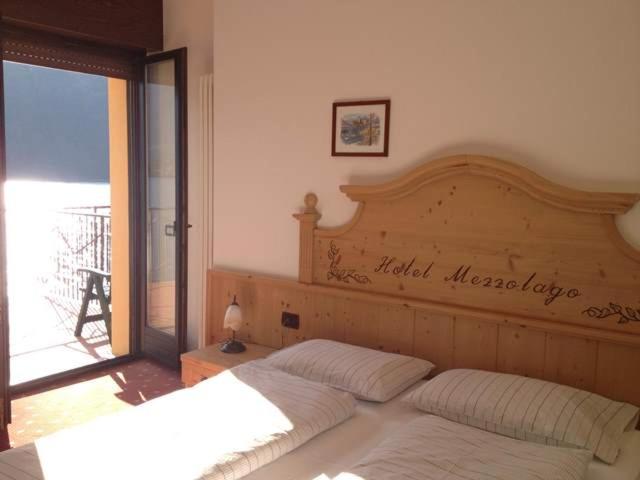 レイクビュースタンダードルーム, Albergo Mezzolago