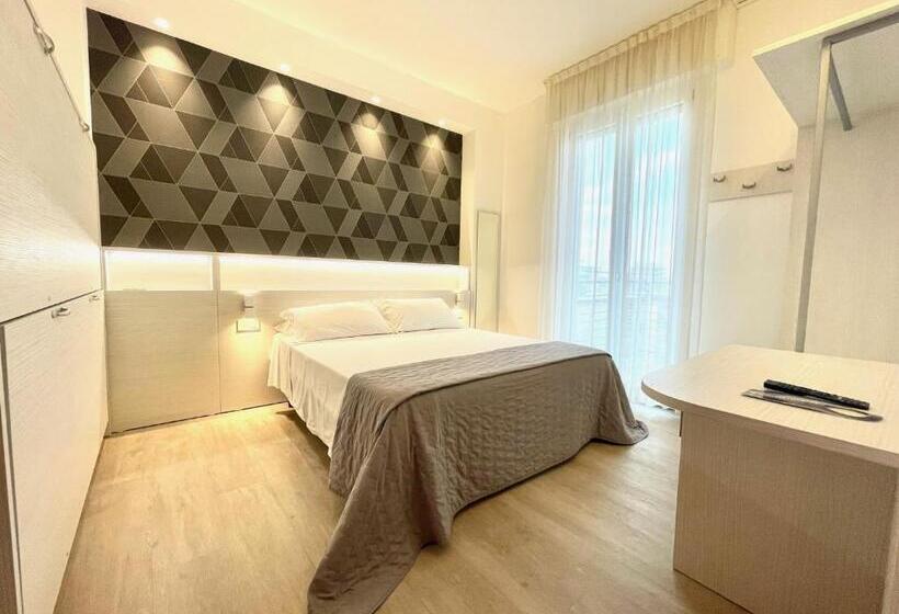 스탠다드 룸, Eiffel