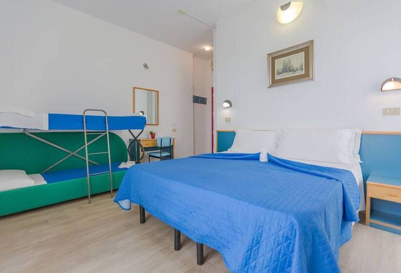 클래식 4인 룸, Eiffel