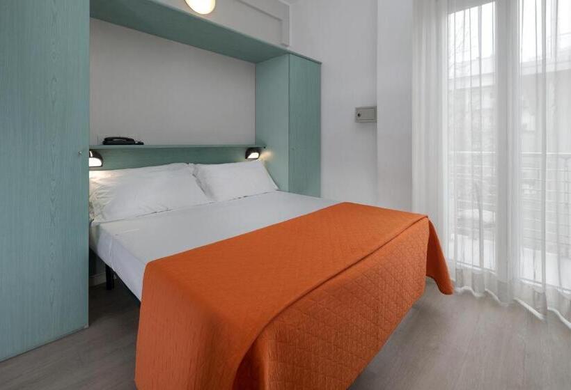 이코노미 룸, Eiffel