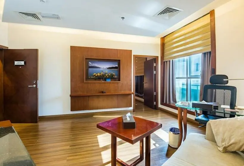 سوییت, Golden Tulip Headington