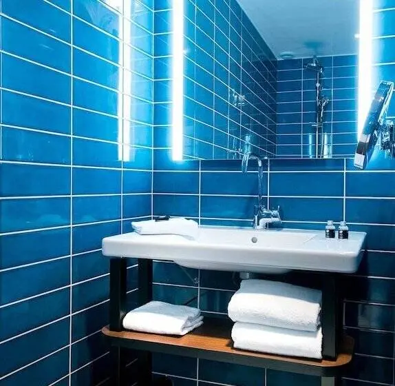 Standard Kolmen Hengen Huone, Kopster Hotel Lyon Groupama Stadium