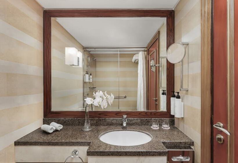 سوئیت جونیور با چشم‌انداز, Swissotel Al Maqam Makkah