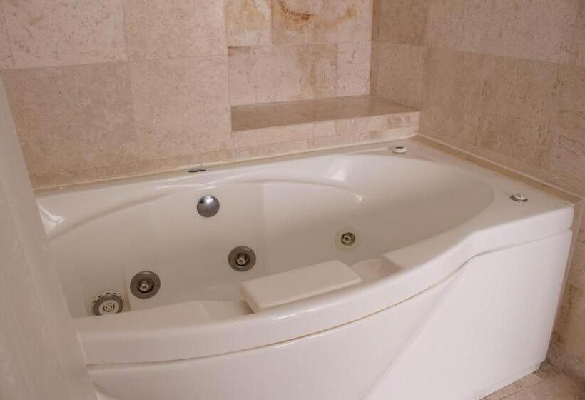 מיטת קינג בסוויטה, Malinalli