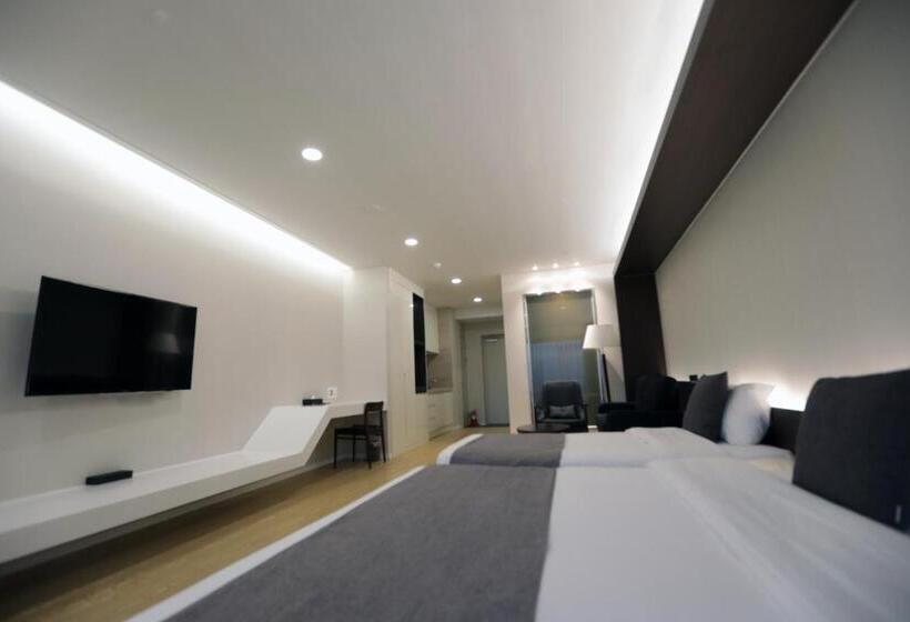 إستوديو ديلوكس, The Qube Resort Jeju