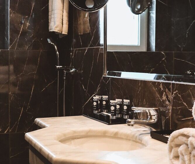 סוויטת ג'וניור, Athenian Riviera Hotel& Suites