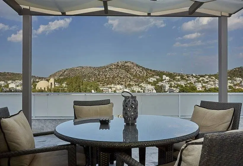 海の見えるエクゼクティブスイート, Athenian Riviera Hotel& Suites
