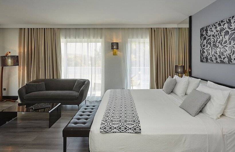 Люкс Executive Вид на Море, Athenian Riviera Hotel& Suites