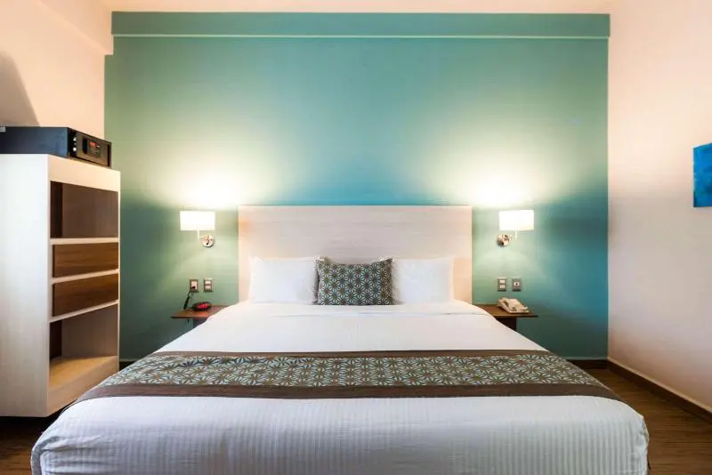 キングサイズベッドのスタンダードルーム, Comfort Inn & Suites Los Cabos