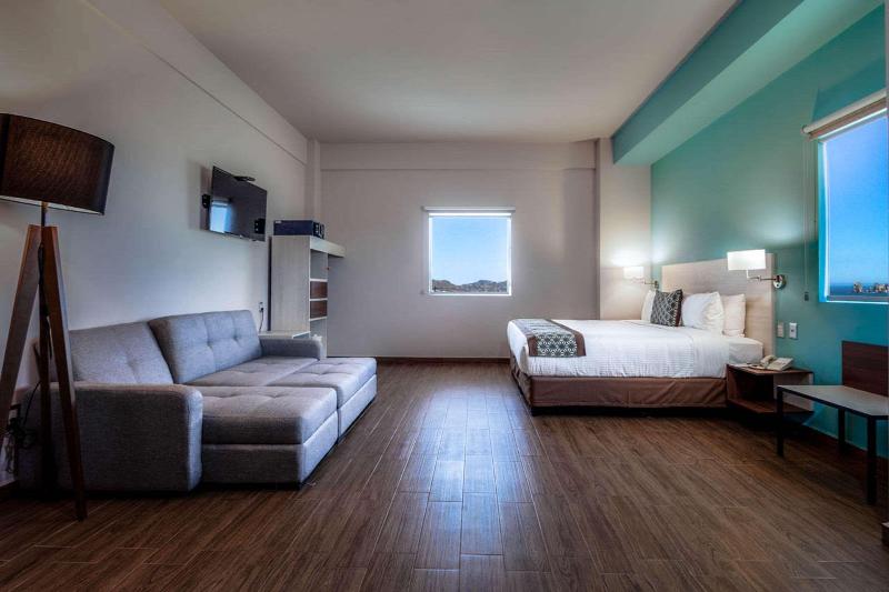 キングサイズベッドのスイートルーム, Comfort Inn & Suites Los Cabos