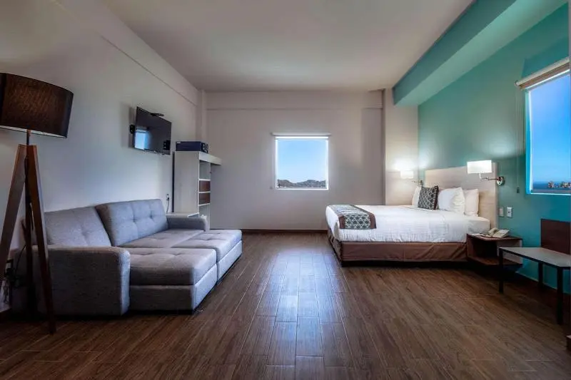 キングサイズベッドのスイートルーム, Comfort Inn & Suites Los Cabos