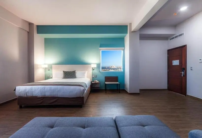 キングサイズベッドのスイートルーム, Comfort Inn & Suites Los Cabos