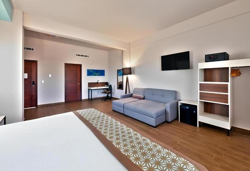 キングサイズベッドのスイートルーム, Comfort Inn & Suites Los Cabos