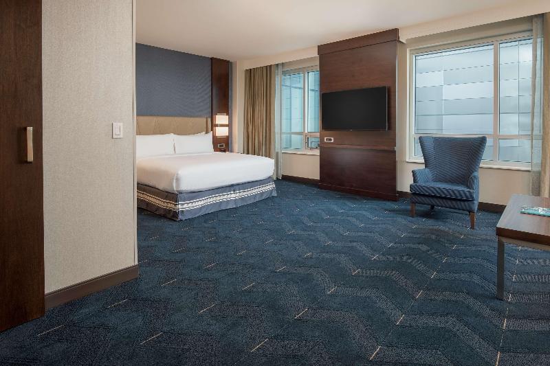 스탠다드 스튜디오 킹침대, Embassy Suites By Hilton Seattle Downtown Pioneer Square