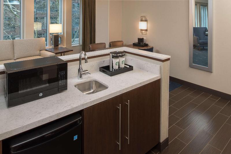Suite Queen Bed, Embassy Suites By Hilton Seattle Downtown Pioneer Square