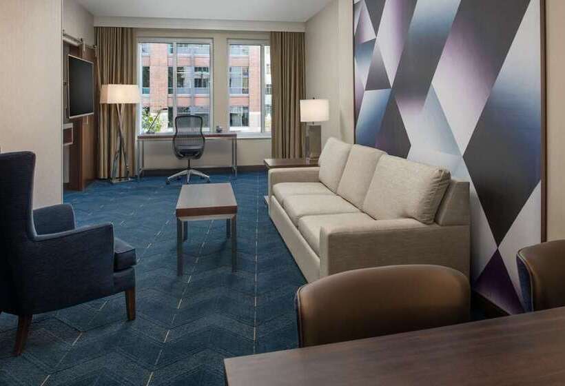 스위트 킹사이즈 침대, Embassy Suites By Hilton Seattle Downtown Pioneer Square