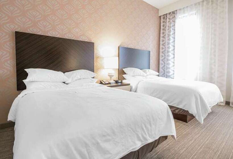 Suite, Embassy Suites By Hilton Seattle Downtown Pioneer Square
