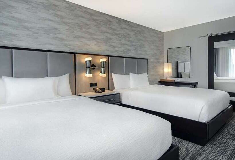 Suite Queen Bed, Embassy Suites By Hilton Seattle Downtown Pioneer Square