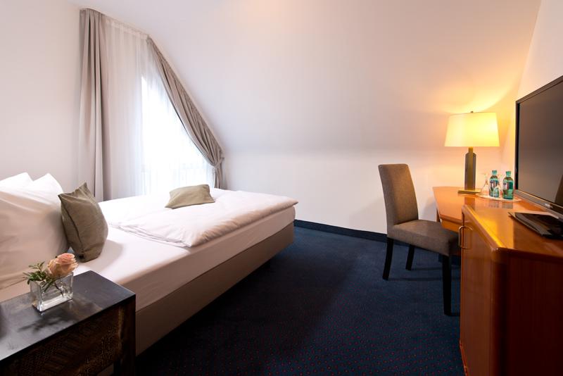 Номер Стандарт Адаптированный для Инвалидов, Holiday Inn Express & Suites   Brantford, An Ihg
