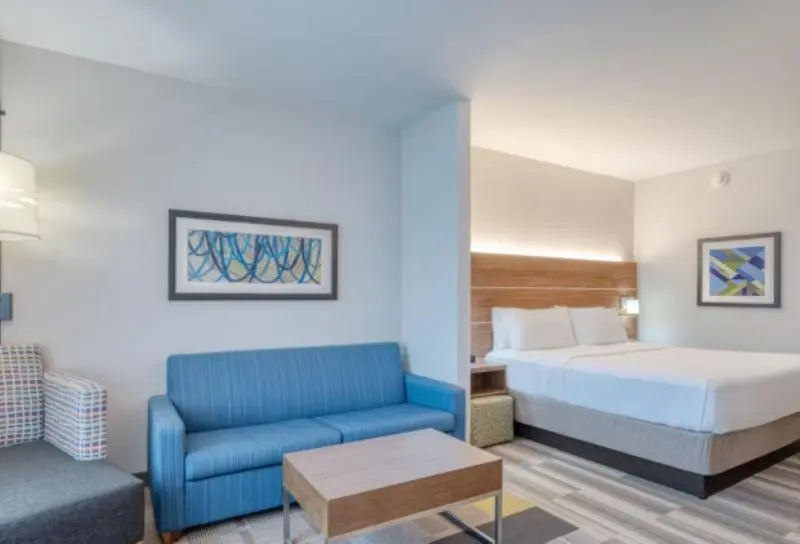 身障者適用スイートルーム, Holiday Inn Express & Suites St. Louis   Chesterfield, An Ihg