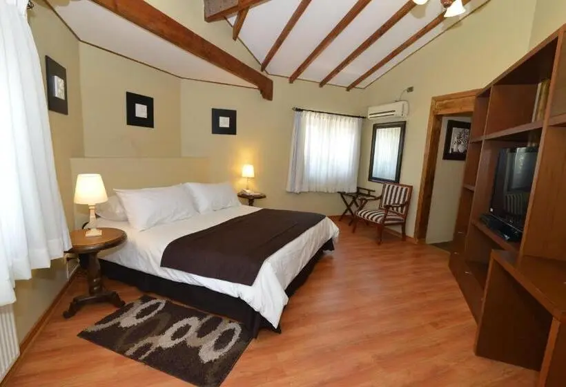 キングサイズベッドのスイートルーム, Howard Johnson Hotel Rinconada De Los Andes