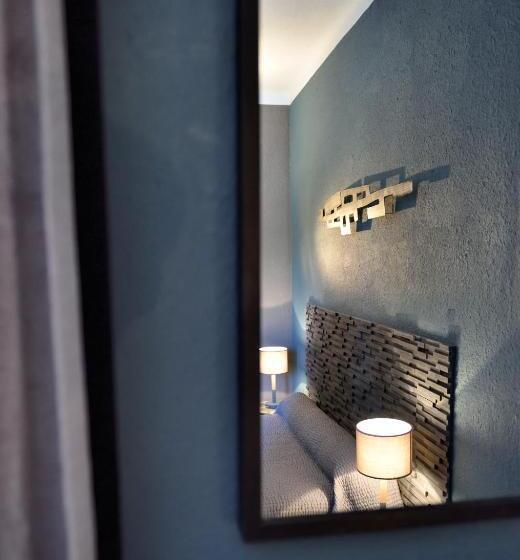 غرفة سوبيريور, L  Oustaloun